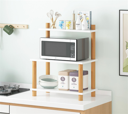 Собранное Countertop хранение шкафа микроволны кухни включает ярус в набор отложенных изменений 3
